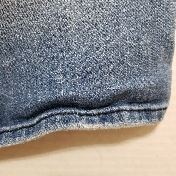 Charlotte Russe shorts 6 lightly distressed denim jean bermuda long whiskered - Picture 13 of 16